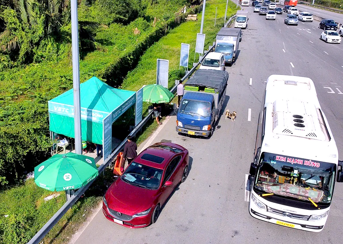 Gỡ nút thắt kết nối tài khoản giao thông - Ảnh 1.