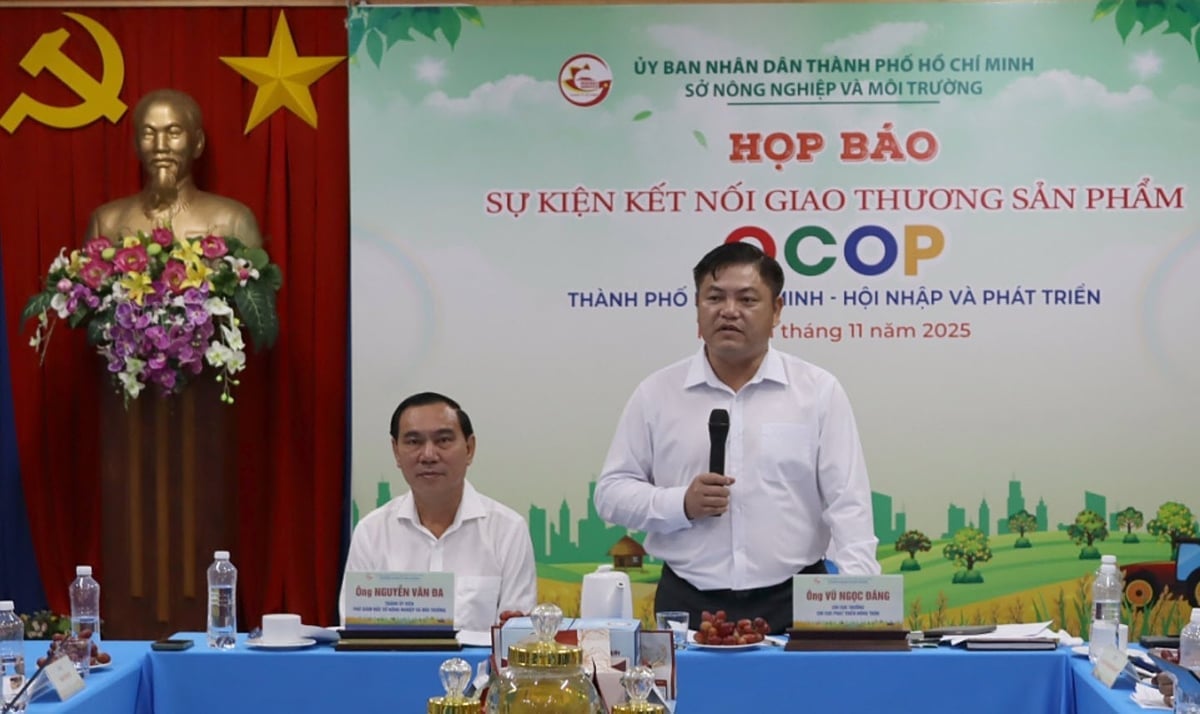 Ông Vũ Ngọc Đăng - Chi cục trưởng Chi cục Phát triển nông thôn TP.HCM chia sẻ thông tin tại buổi họp báo. Ảnh: Tường Tú.