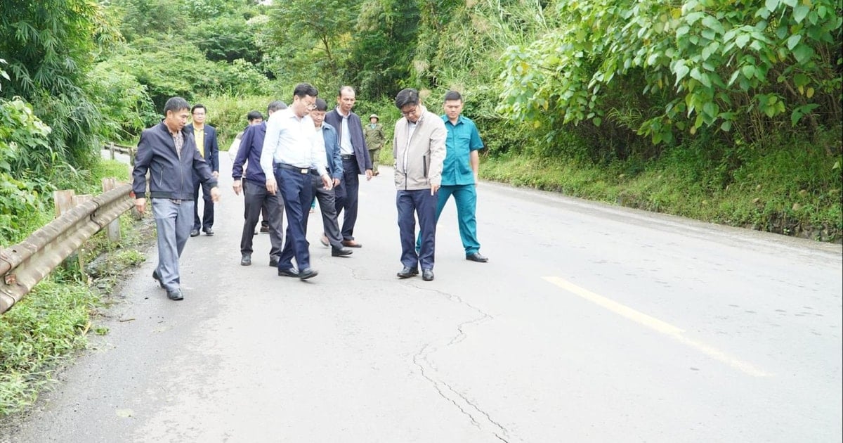 Chủ tịch HĐND tỉnh Lâm Đồng Lưu Văn Trung khảo sát sụt lún trên Quốc lộ 28
