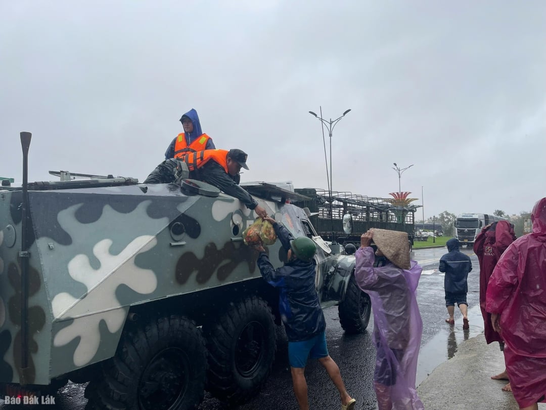 Στρατιώτης