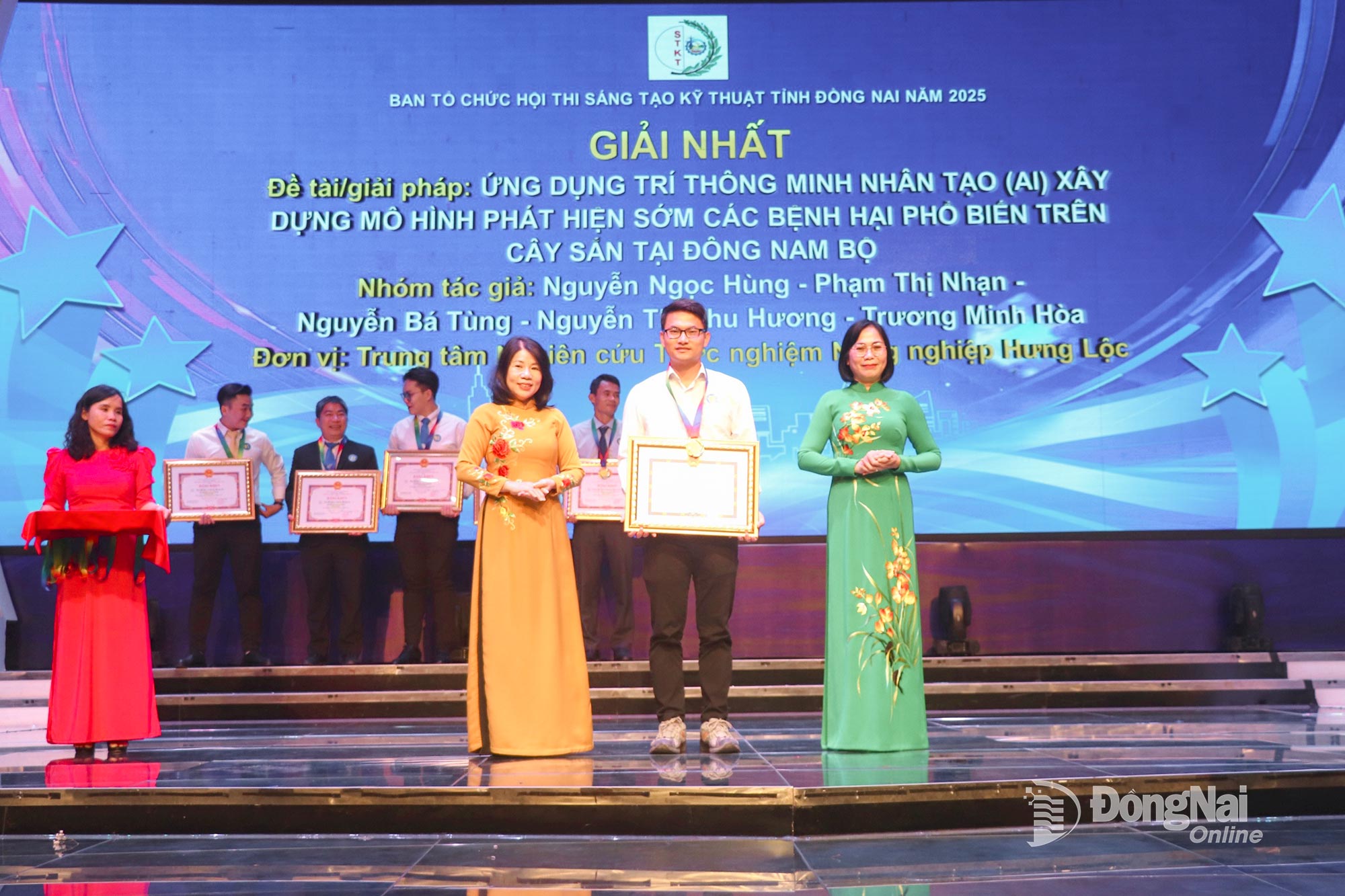 Trao giải các hội thi, cuộc thi khoa học - kỹ thuật cấp tỉnh