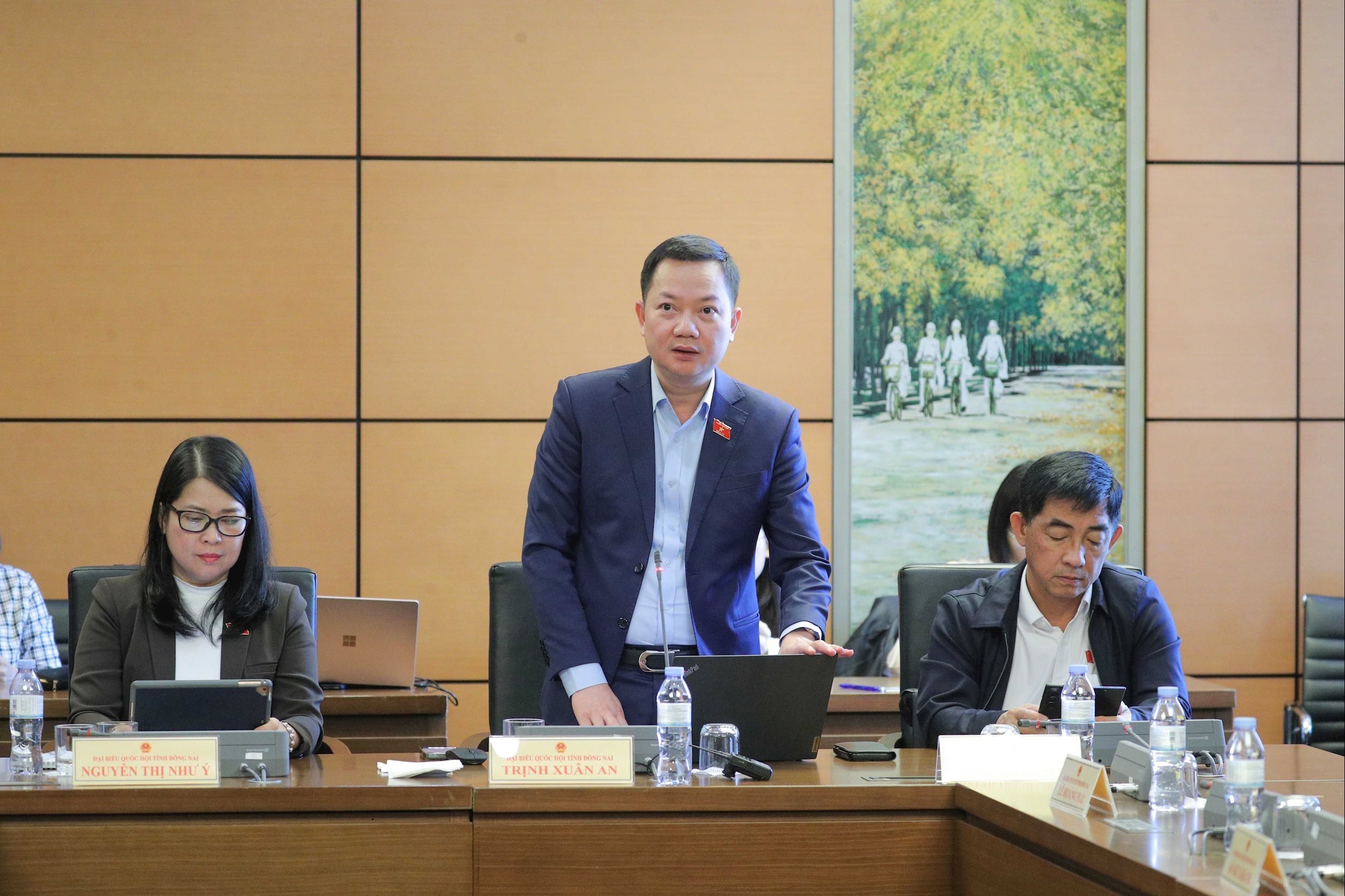 Medlem av nasjonalforsamlingen Trinh Xuan An (Dong Nai)