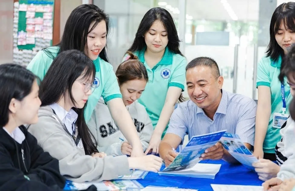 Ngoại ngữ trong trường đại học: Tín chỉ hay chứng chỉ quốc tế?