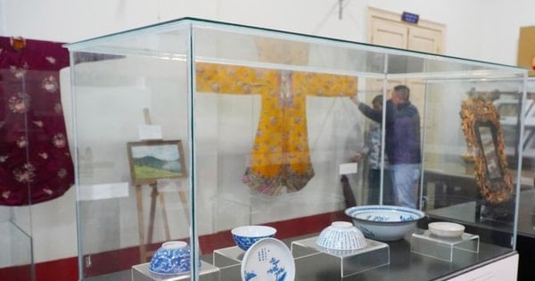 Huế trưng bày hàng trăm hiện vật quý nhân Ngày Di sản văn hóa Việt Nam