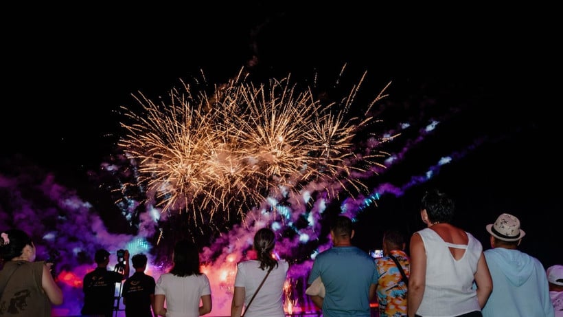 フーコック島のサンセットタウンでは、訪問者は一連のユニークなアクティビティを体験できます。