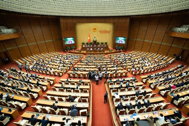 Đại biểu Quốc hội góp ý về chế độ tiền lương, phụ cấp, tuyển dụng, điều động, bố trí công việc đối với nhà giáo