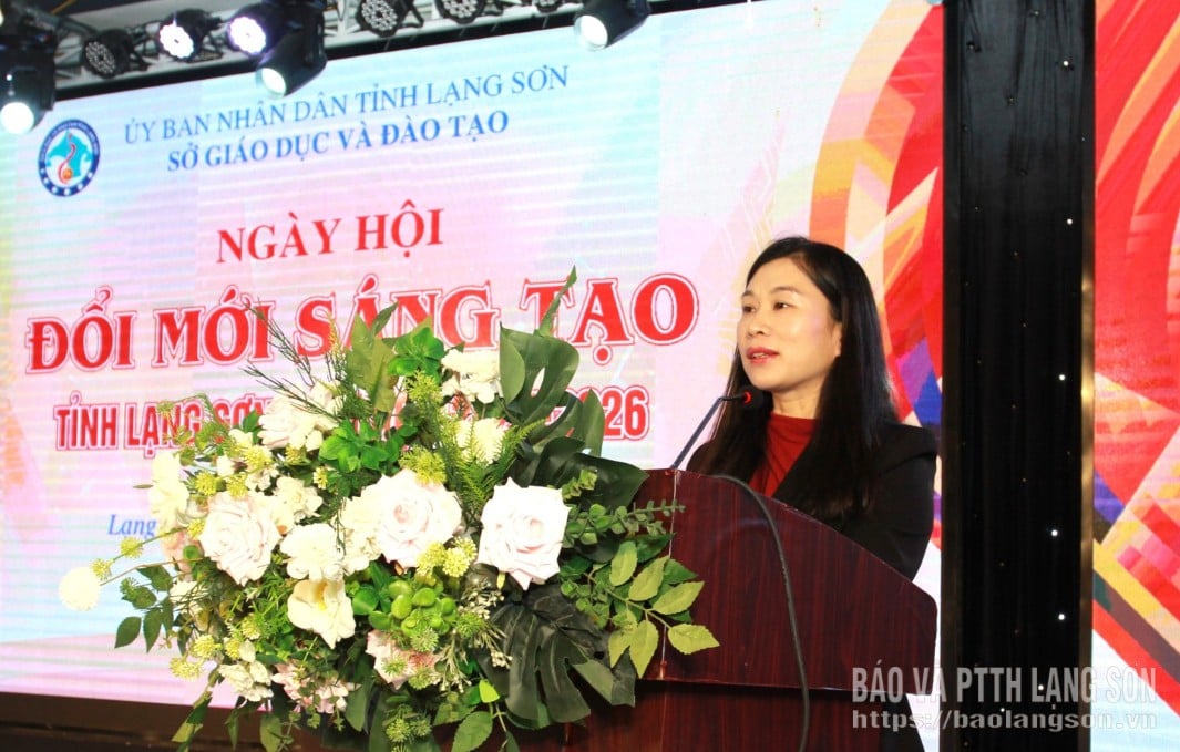 Comrade Tran Thanh Nhan, Provincial Party Committee member, Vice Chairman of the Provincial People's Committee spoke at the opening ceremony.