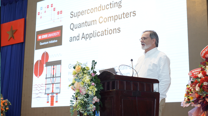 Hội nghị khoa học bàn về công nghệ lượng tử và AI - Ảnh 2.