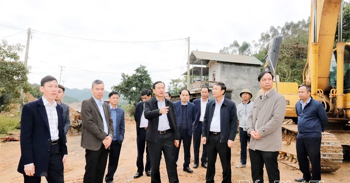 Phó Chủ tịch UBND tỉnh Quách Tất Liêm kiểm tra công tác giải phóng mặt bằng các dự án tại xã Thịnh Minh