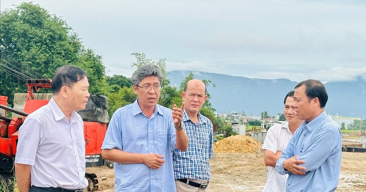 Phó Chủ tịch UBND tỉnh Lâm Đồng Nguyễn Minh kiểm tra một số dự án đầu tư công