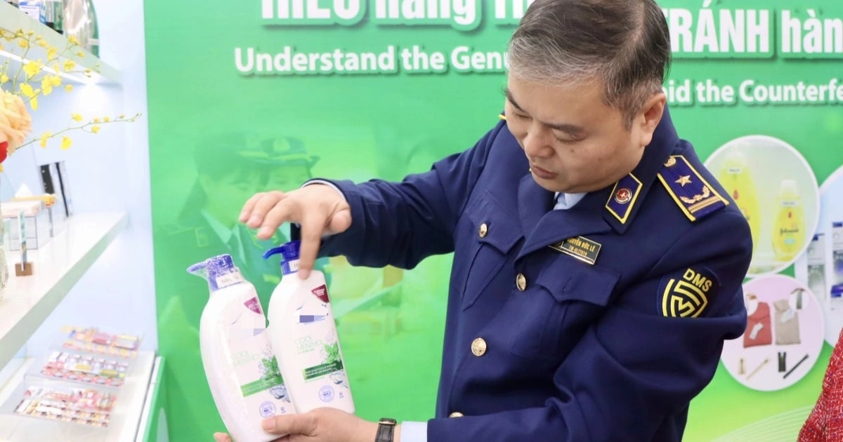 Hàng giả tinh vi, lãnh đạo Cục Quản lý thị trường chỉ cách nhận diện
