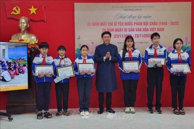 Tôn vinh tinh thần yêu nước của chí sĩ Phan Bội Châu