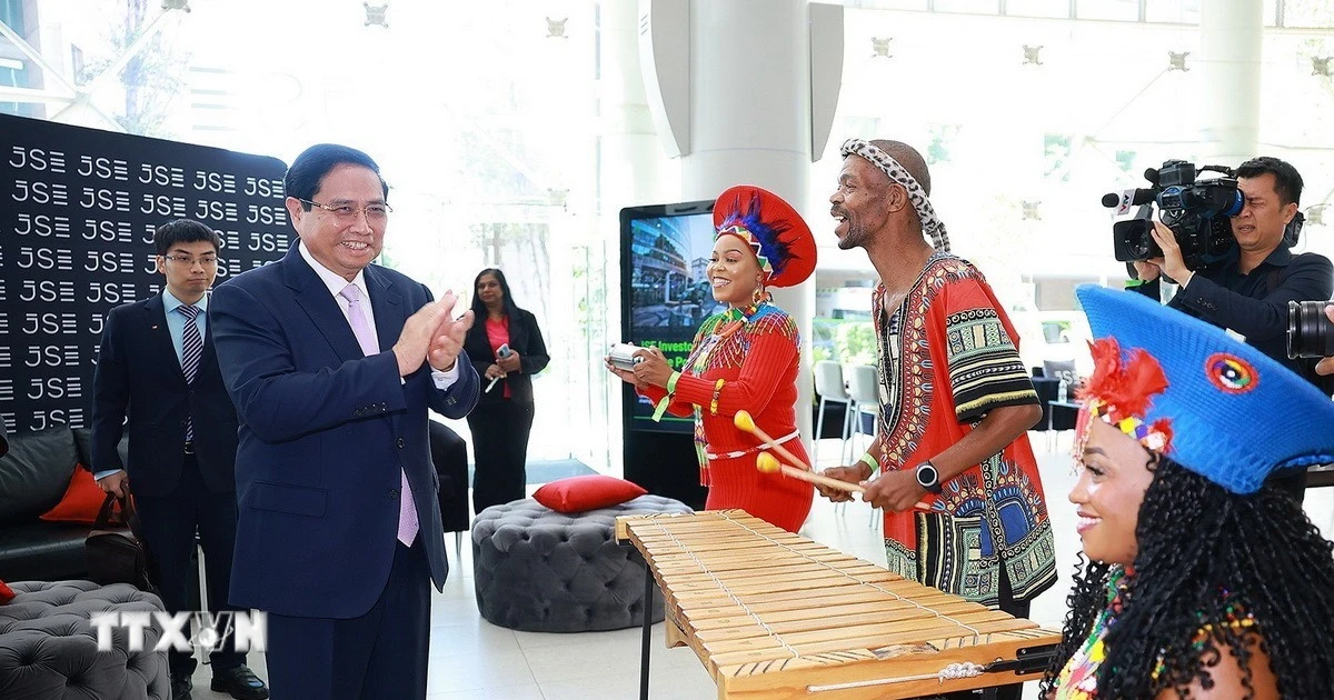 Thủ tướng khai trương phiên giao dịch tại Thị trường Chứng khoán Johannesburg
