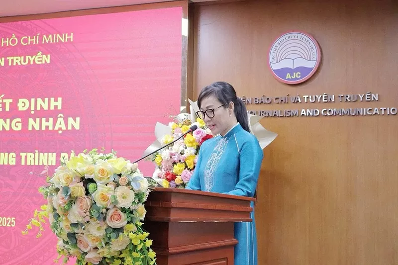 Phó Giáo sư, Tiến sĩ Tạ Thị Thu Hiền, Giám đốc trung tâm kiểm định chất lượng giáo dục, Đại học quốc gia Hà Nội phát biểu.