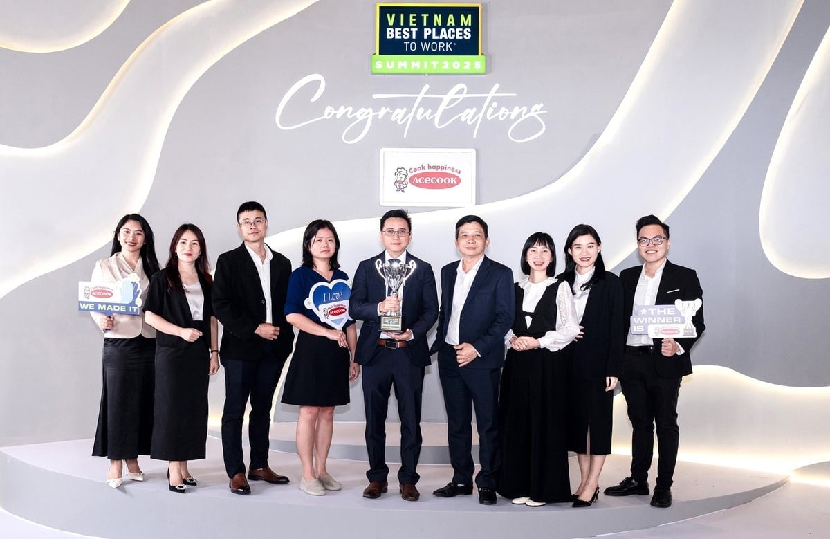 Η ομάδα της Acecook Vietnam είχε την τιμή να λάβει ένα βραβείο στο πρόγραμμα, καθώς αυτή είναι η 10η χρονιά που η εταιρεία βρίσκεται στη λίστα. Φωτογραφία: Acecook Vietnam.