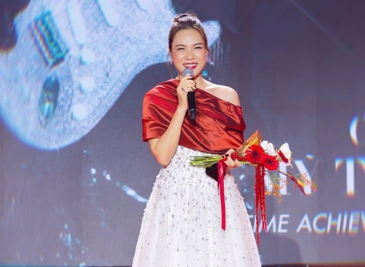 Mỹ Tâm - Ảnh 1.