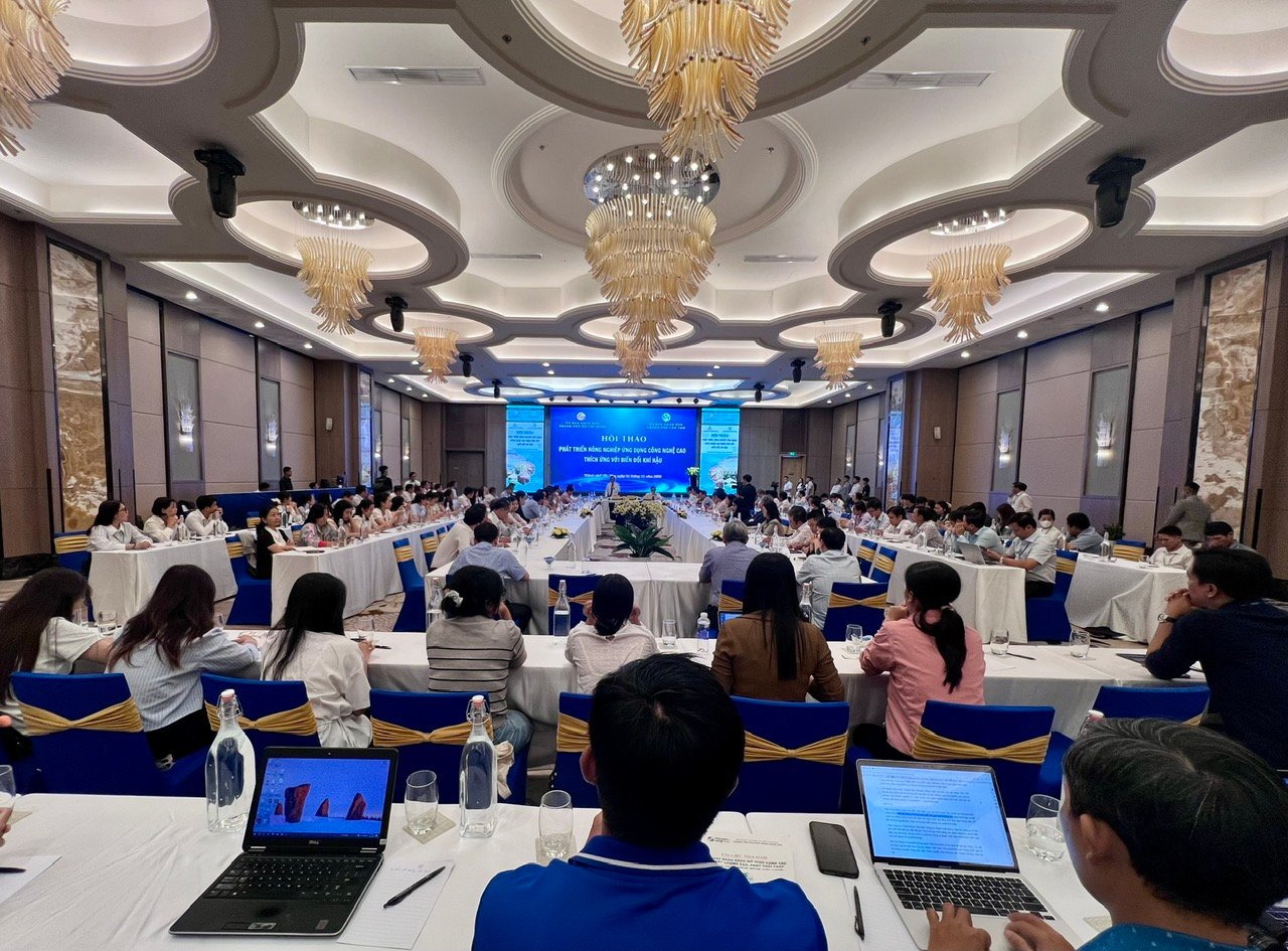 Thúc đẩy phát triển nông nghiệp công nghệ cao để thích ứng biến đổi khí hậu