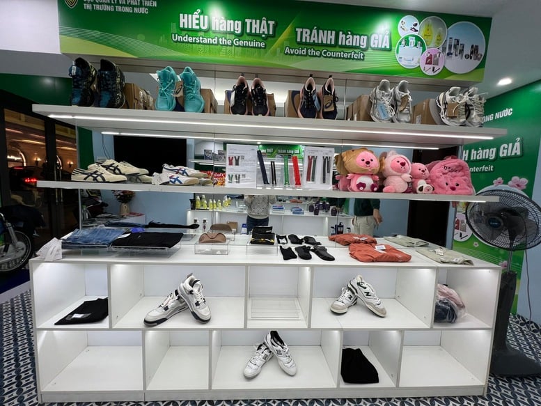 Mở Phòng trưng bày giúp phân biệt hàng giả, hàng nhái- Ảnh 1.