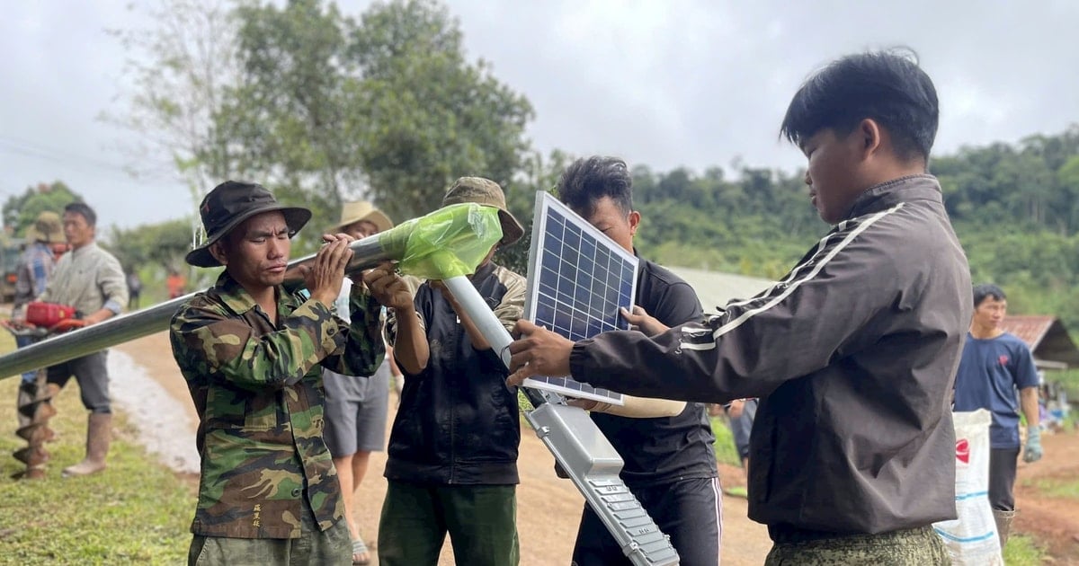 Quảng Sơn lắp đặt 50 bóng đèn năng lượng mặt trời