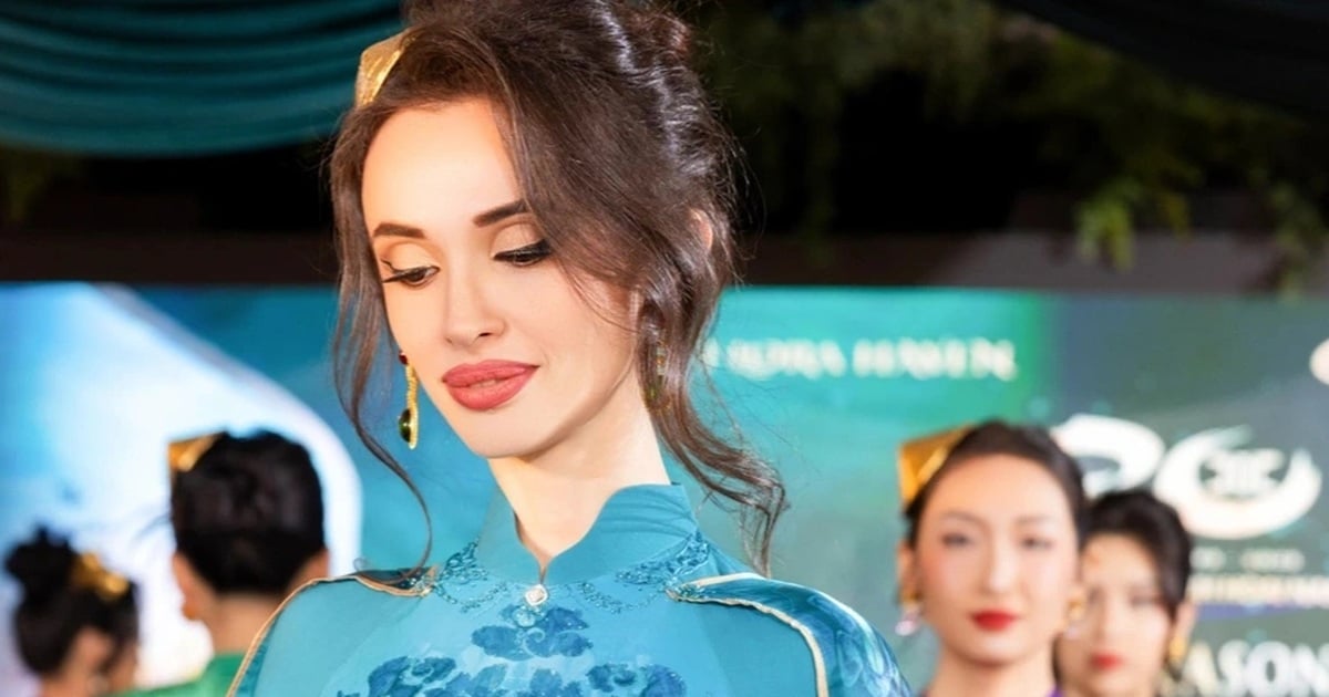 Nhiều người mẫu quốc tế diện áo dài của NTK Đỗ Trịnh Hoài Nam tại Mỹ