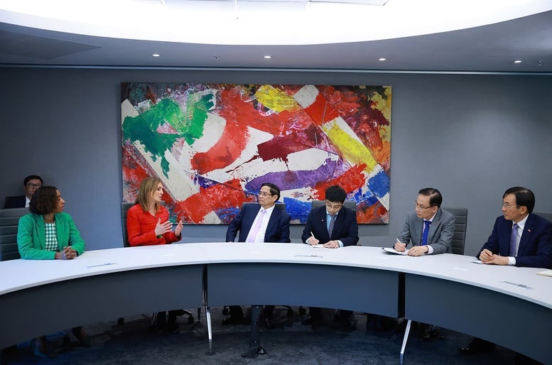 Thủ tướng thăm, làm việc tại thị trường chứng khoán lớn nhất châu Phi- Ảnh 2.