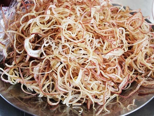 ເຄັດລັບການເລືອກເອົາຜັກກາດຮ້ອນປາທີ່ມີລົດຊາດຕາເວັນຕົກມາດຕະຖານ, ຊ່ວຍປັບສົມດູນທາງດ້ານໂພຊະນາການ - ຮູບ 4. Bí quyết chọn rau ăn lẩu mắm chuẩn vị miền Tây, giúp cân bằng dinh dưỡng - Ảnh 4.