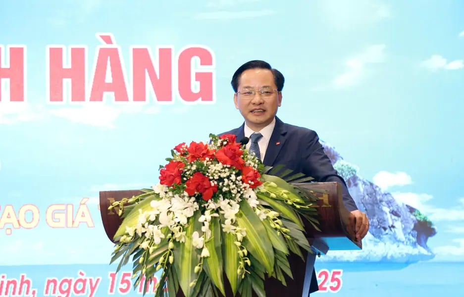 Ông Nguyễn Hữu Tú, Tổng Giám đốc Tập đoàn Hóa chất Việt Nam, gửi lời tri ân sâu sắc đến các đối tác, khách hàng và khẳng định Tập đoàn luôn đồng hành cùng Đạm Hà Bắc trong mọi hoàn cảnh. Ảnh: Vinachem.