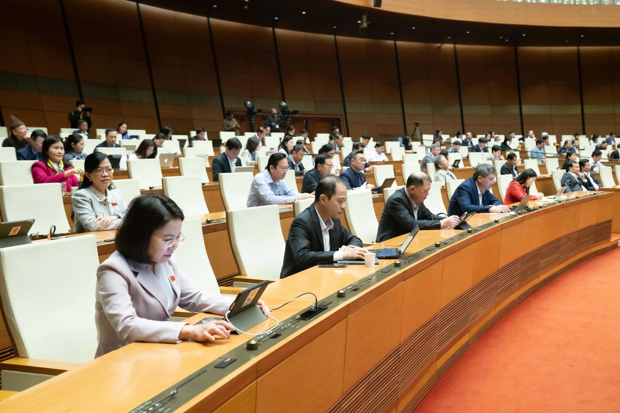 Bổ sung biện pháp để ứng phó với sự thay đổi xã hội do trí tuệ nhân tạo mang lại  - Ảnh 4.