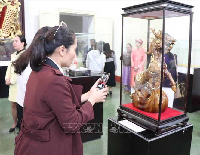 ចំណងជើងរូបថត