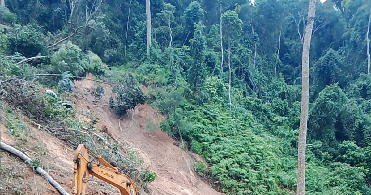 Thông xe bước một đường lên Cửa khẩu quốc tế Nam Giang