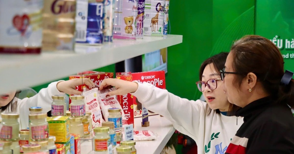 500 sản phẩm được trưng bày giúp người dân phân biệt hàng thật, hàng nhái