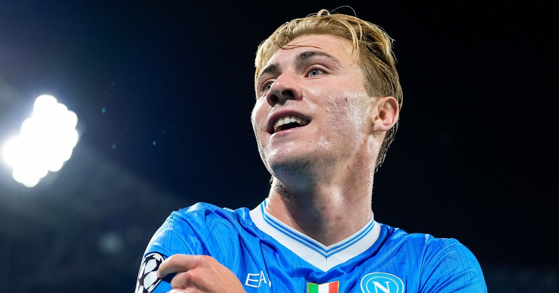 Giá chuyển nhượng Hojlund tăng vọt, MU reo vui