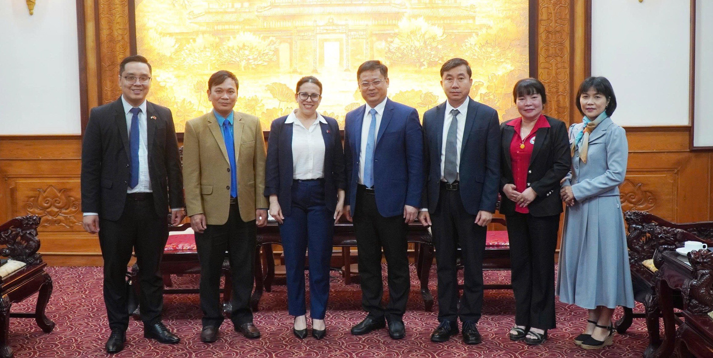 Phó Chủ tịch Thường trực UBND thành phố Nguyễn Thanh Bình tiếp Tổng Lãnh sự Cộng hòa Cuba tại TP. Hồ Chí Minh