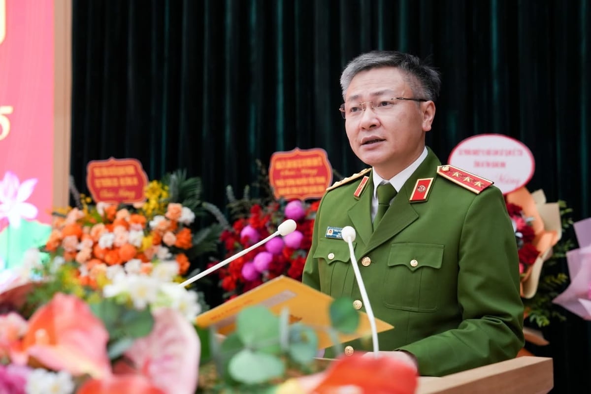 Thượng tướng Nguyễn Ngọc Lâm, Thứ trưởng Bộ Công an phát biểu chỉ đạo tại buổi lễ. Ảnh: Công an Quảng Ninh. 