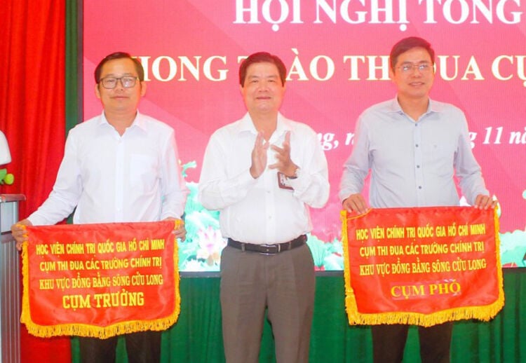 Hội nghị tổng kết Cụm Thi đua các trường chính trị khu vực đồng bằng sông Cửu Long năm 2025