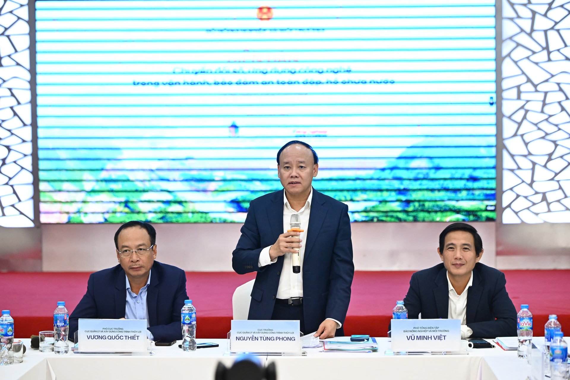 chuyen-doi-so-ung-dung-cong-nghe-trong-van-hanh-bao-dam-an-toan-ho-dap-181630_585