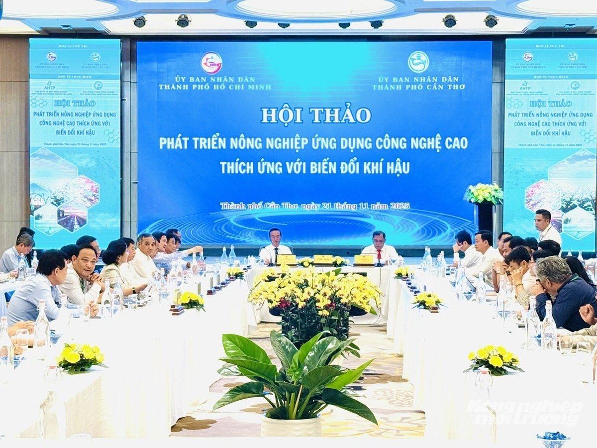 Hội thảo 'Phát triển nông nghiệp ứng dụng công nghệ cao thích ứng với biến đổi khí hậu'. Ảnh: Lê Hoàng Vũ.