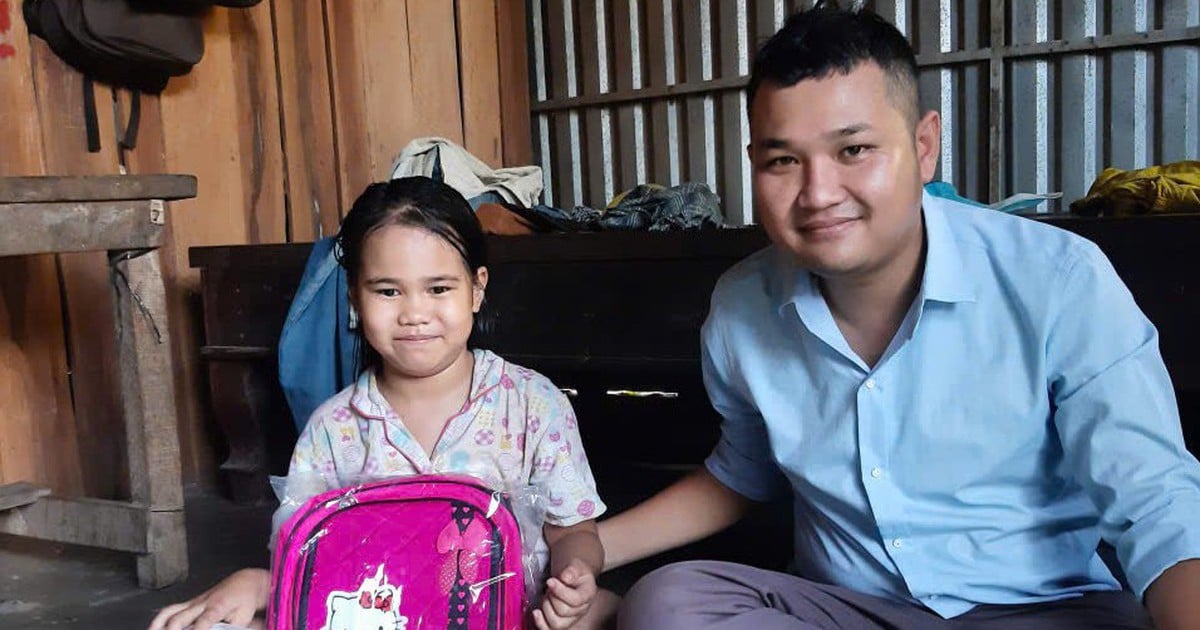 Thầy giáo hơn 14 năm 'tiếp sức đường dài' cho học trò vùng biên