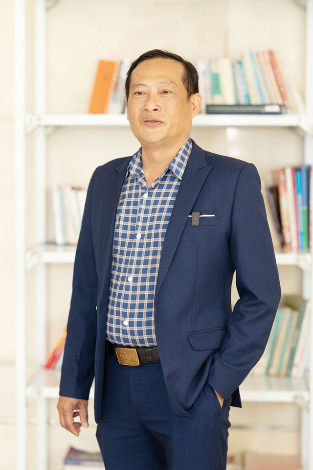 Từ nơi tri thức bắt đầu: Chuyện chưa kể về những người thầy giáo mang lửa nghề trong tim- Ảnh 3.