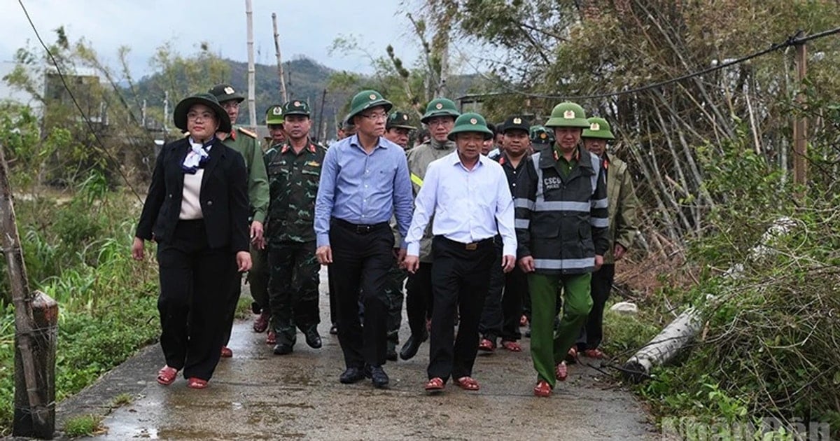 Phó Thủ tướng Lê Thành Long thăm, tặng quà và...