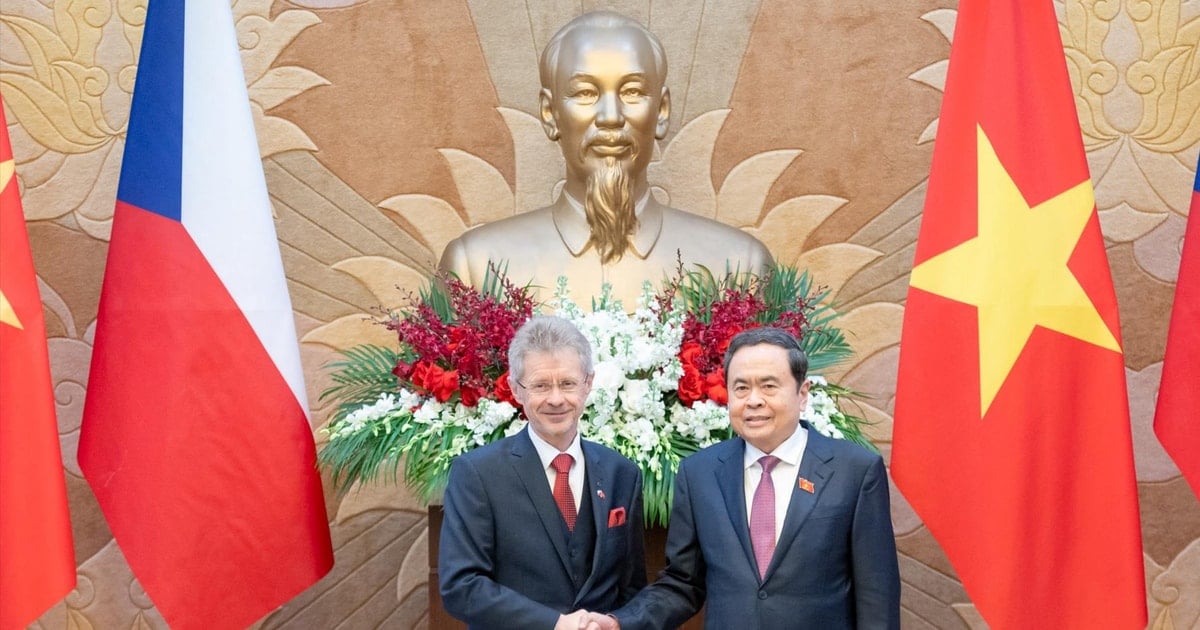 Tăng cường tin cậy chính trị, thúc đẩy và mở rộng hợp tác song phương