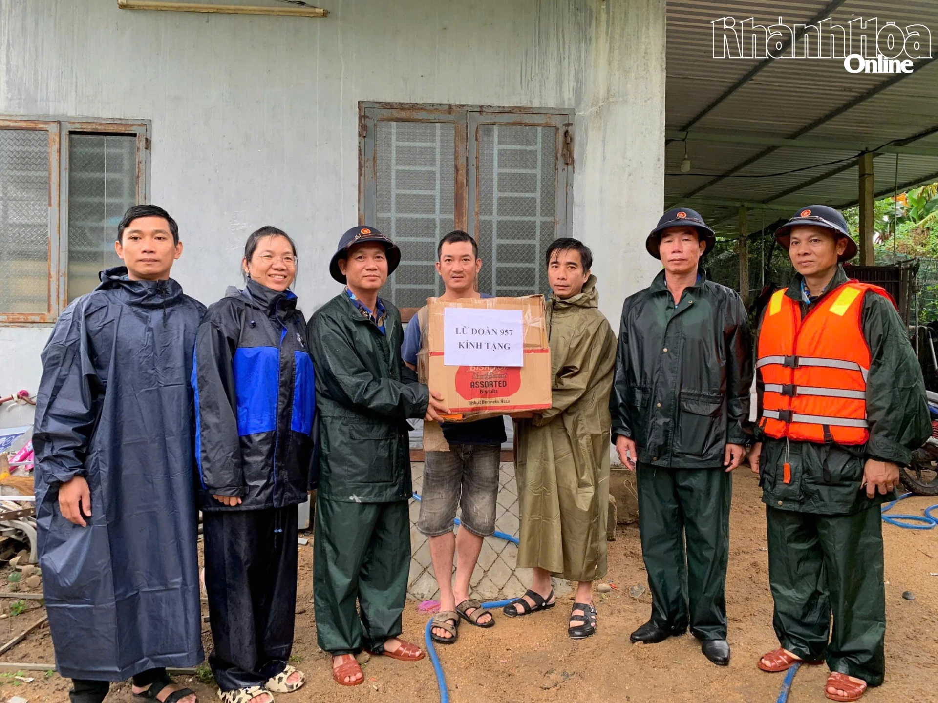 Lữ đoàn 957 huy động gần 300 cán bộ, chiến sĩ hỗ trợ người dân vùng lũ