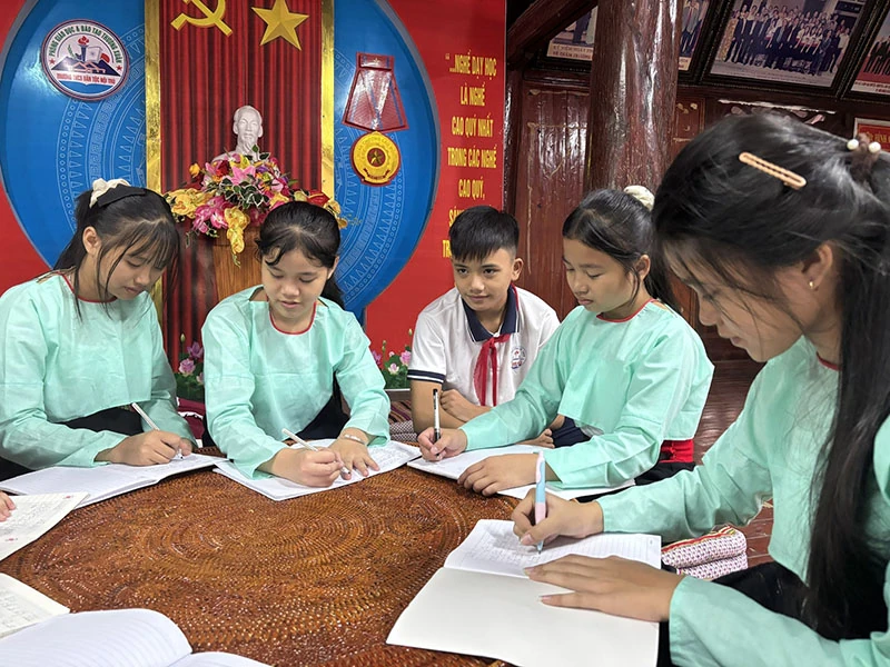 Erhaltung und Förderung der Schrift und Sprache ethnischer Minderheiten (Teil 2): ​​Einführung ethnischer Sprachen in Schulen, Erhaltung kultureller Ressourcen