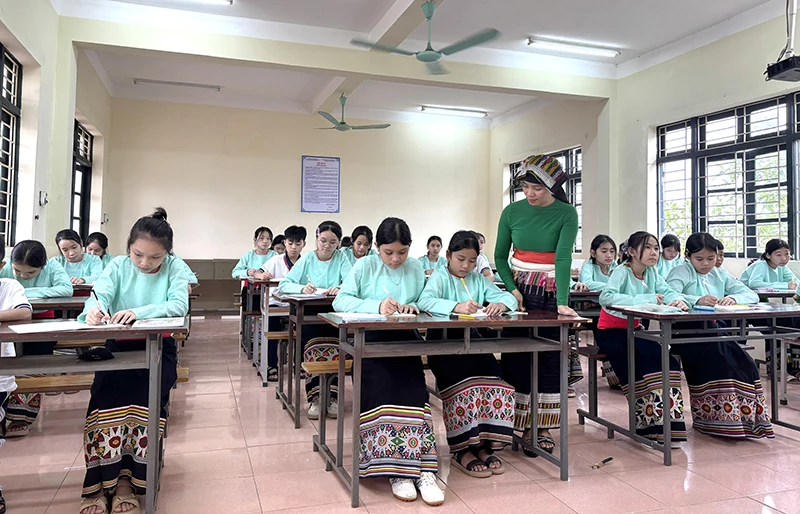 Erhaltung und Förderung der Schrift und Sprache ethnischer Minderheiten (Teil 2): ​​Einführung ethnischer Sprachen in Schulen, Erhaltung kultureller Ressourcen