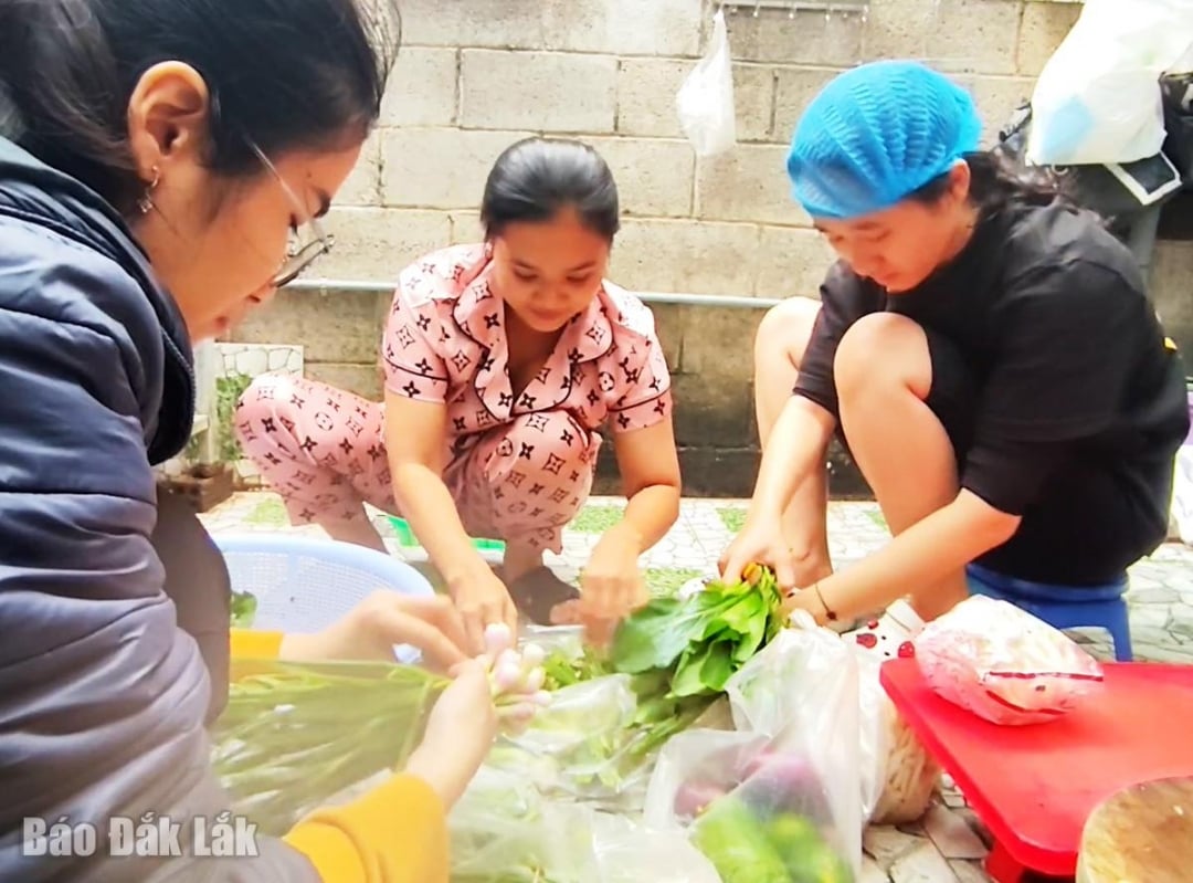 Tam Ans frivillige kjøkken tilbereder næringsrike måltider.