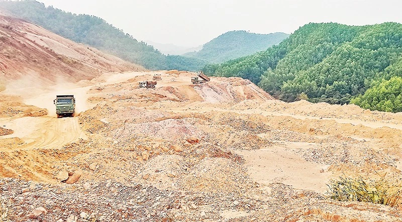 Nghiên cứu sử dụng đất, đá thải làm vật liệu xây dựng