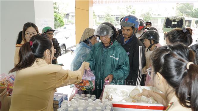 ຄຳບັນຍາຍຮູບ