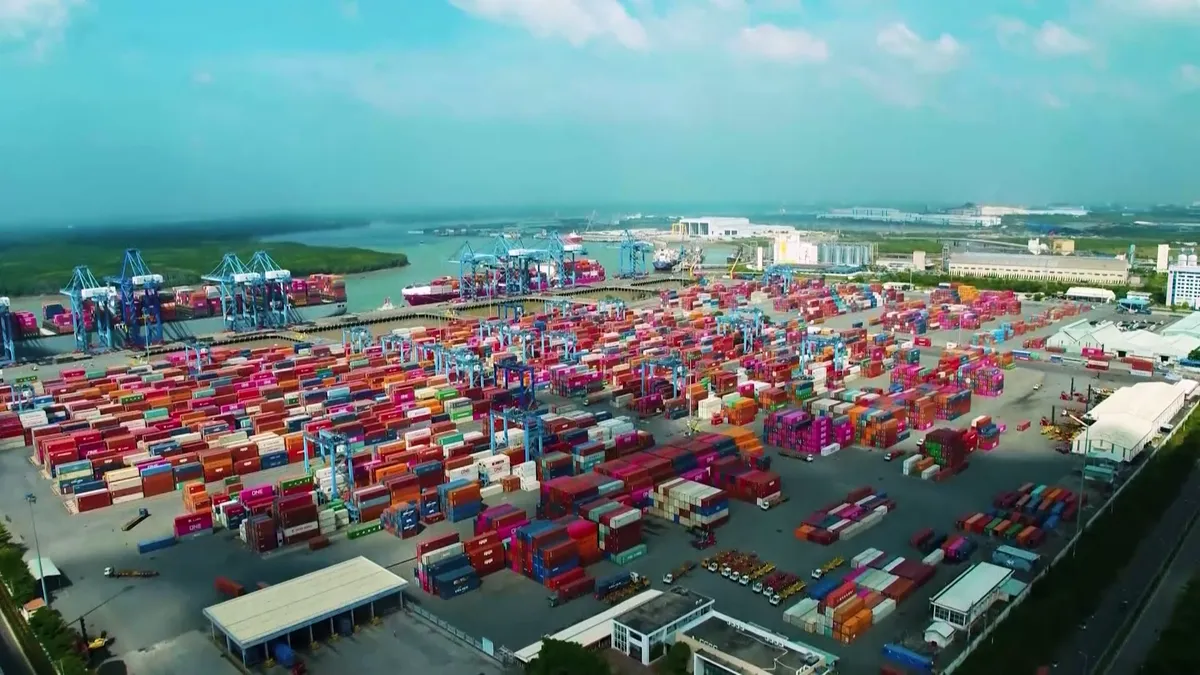 Bộ Xây dựng hoàn thiện khung pháp lý cảng cạn, tập trung phân cấp và siết chặt tiêu chí kết nối - Ảnh 1.