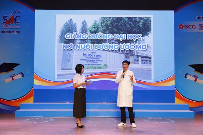 TP HCM vinh danh gần 90 thủ khoa, 5 người đạt điểm đối. - Ảnh 2.