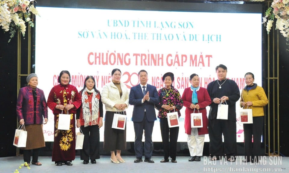 Gặp mặt kỷ niệm 20 năm Ngày Di sản văn hóa Việt Nam